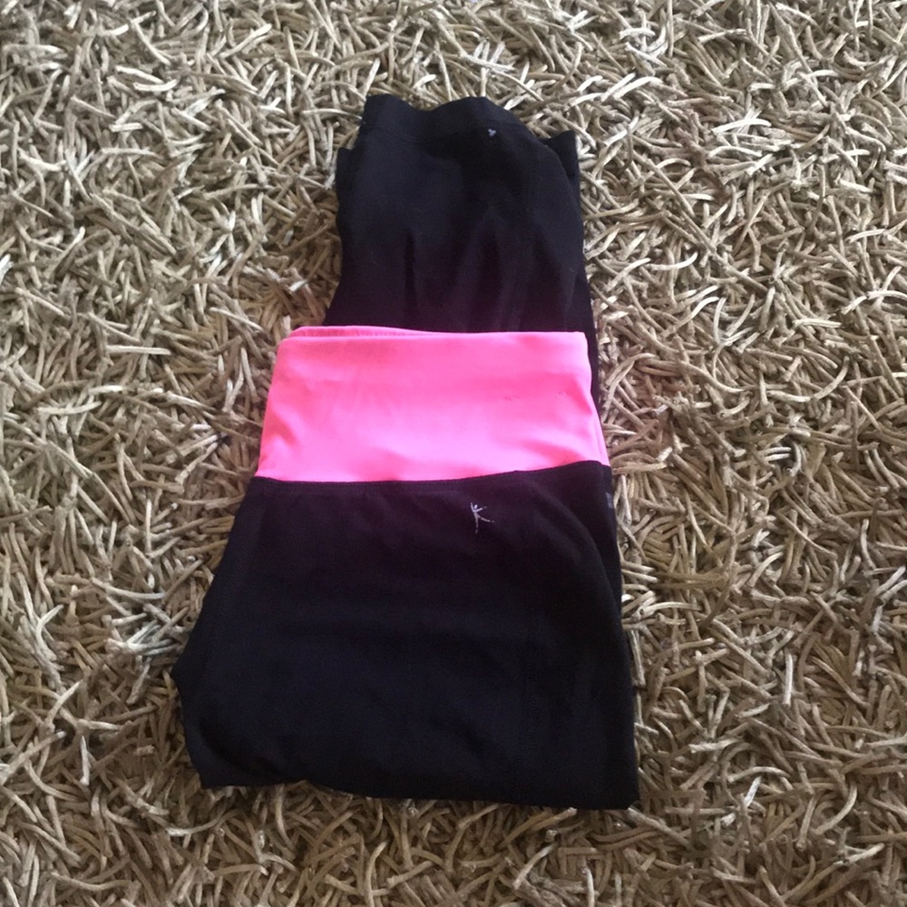 Capri yoga/work out bottoms